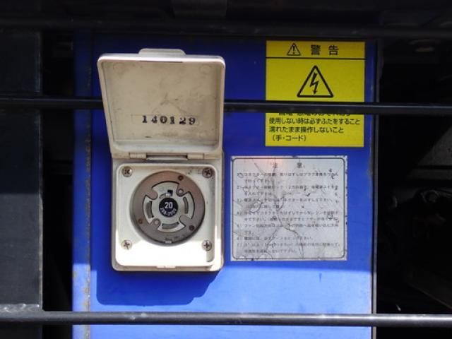Mitsubishi FIGHTER 2014-03 6919895-11