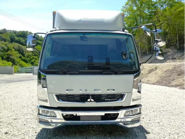 Mitsubishi FIGHTER 2021-03 6964407-1