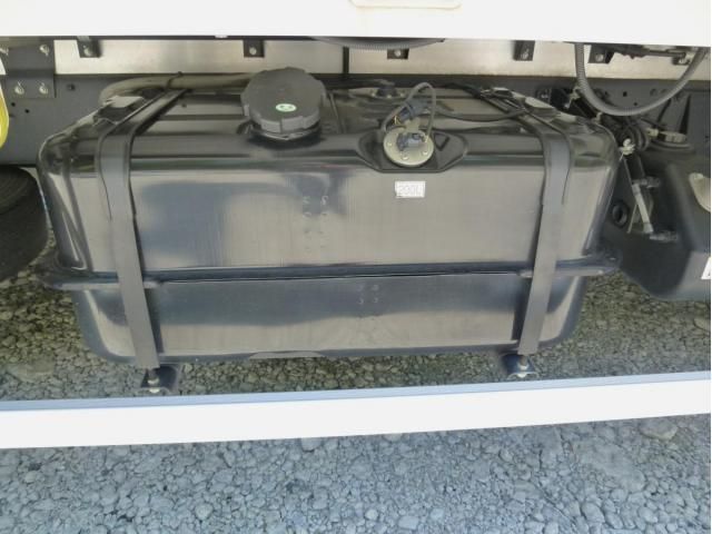 Mitsubishi FIGHTER 2021-03 6964407-27