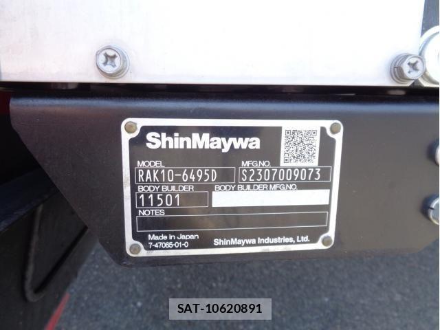 Mitsubishi FIGHTER 2024-02 7020461-13