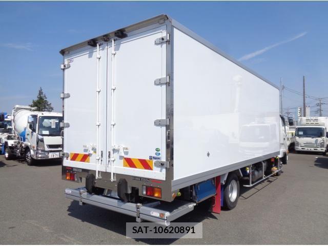 Mitsubishi FIGHTER 2024-02 7020461-2