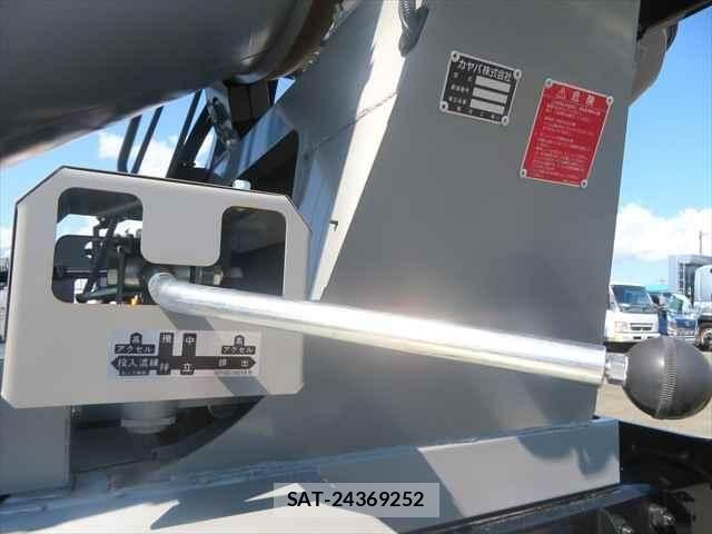 Mitsubishi FIGHTER 2026-01 7058513-27