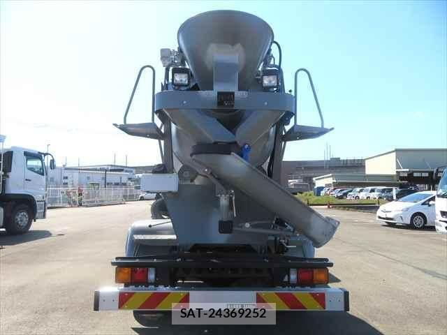 Mitsubishi FIGHTER 2026-01 7058513-6