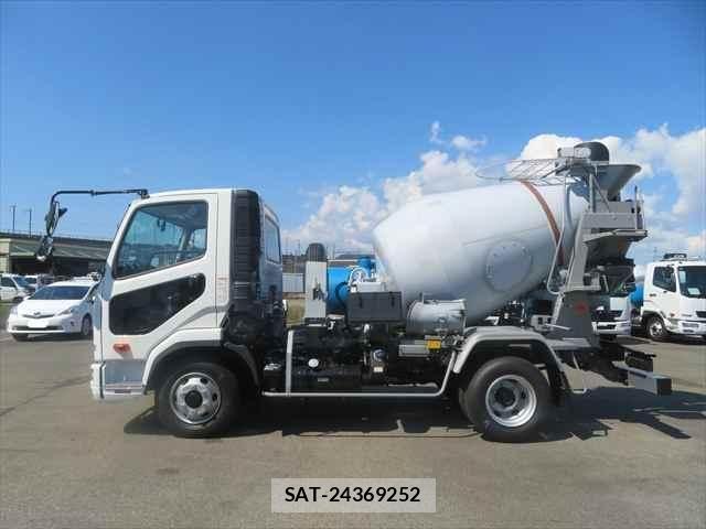 Mitsubishi FIGHTER 2026-01 7058513-8