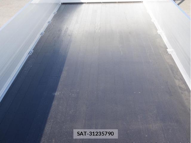 Mitsubishi FIGHTER 2026-02 7058514-9