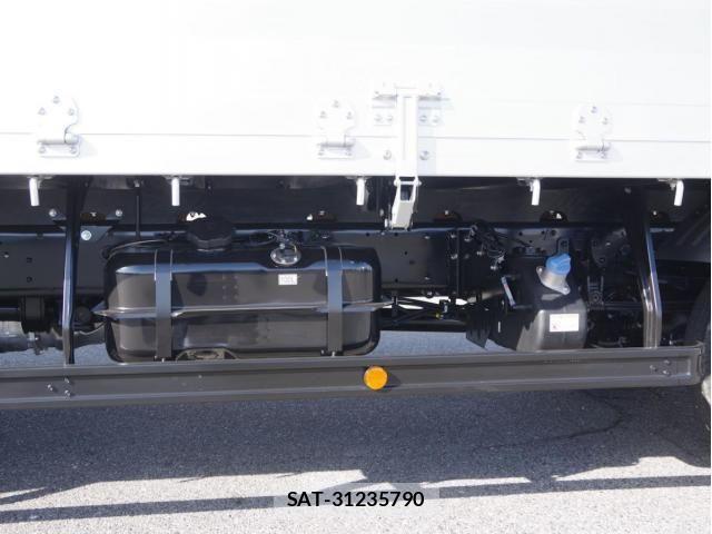 Mitsubishi FIGHTER 2026-02 7058514-12