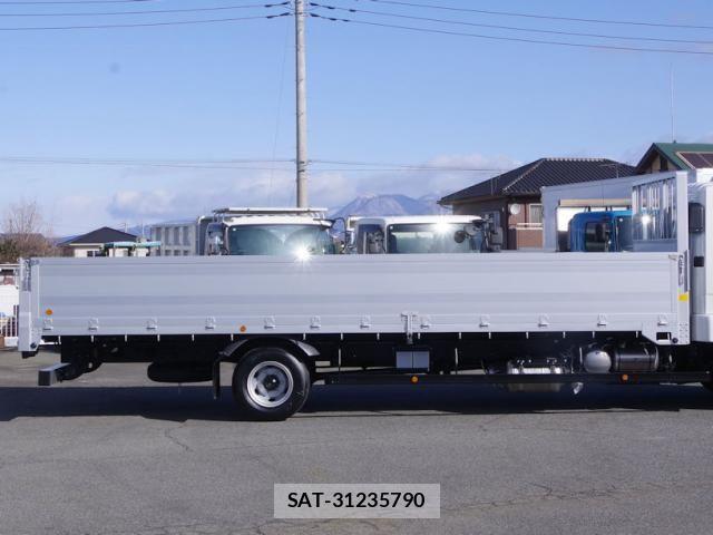 Mitsubishi FIGHTER 2026-02 7058514-14