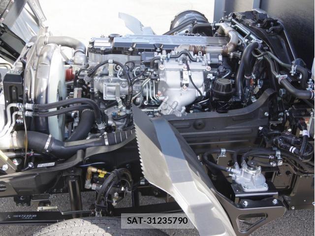 Mitsubishi FIGHTER 2026-02 7058514-17