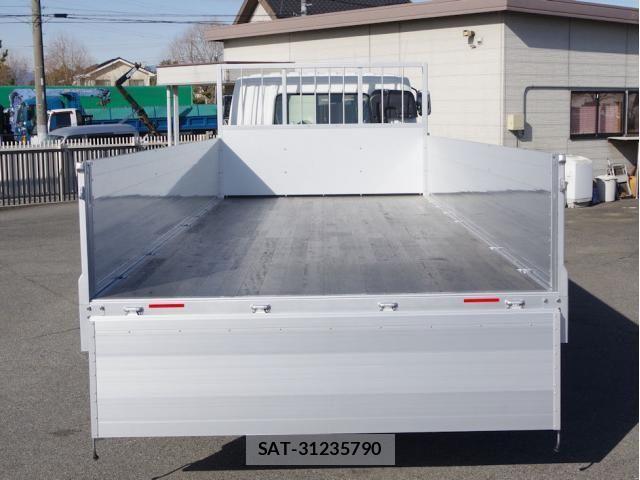 Mitsubishi FIGHTER 2026-02 7058514-4
