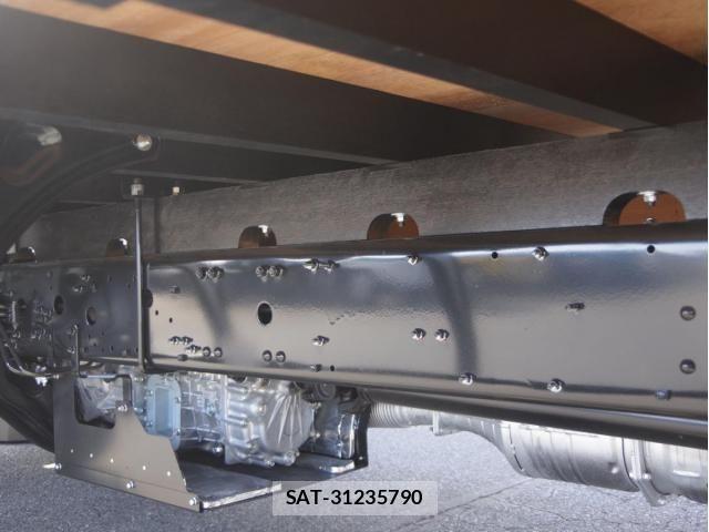Mitsubishi FIGHTER 2026-02 7058514-5