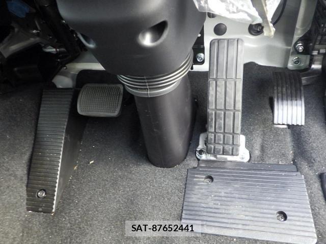 Mitsubishi FIGHTER 2026-02 7058509-23