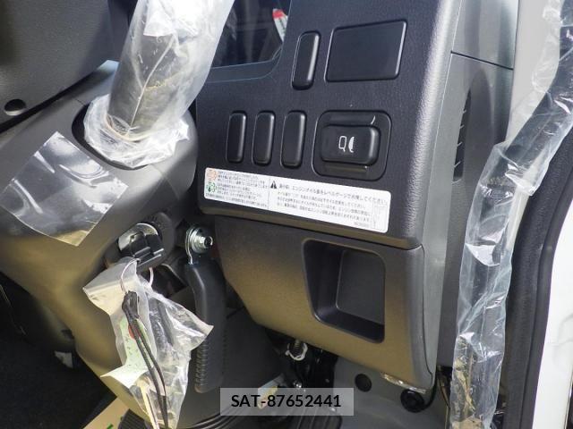 Mitsubishi FIGHTER 2026-02 7058509-28