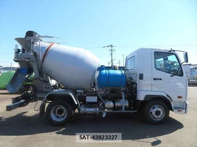 Mitsubishi FIGHTER 2026-02 7058511-4
