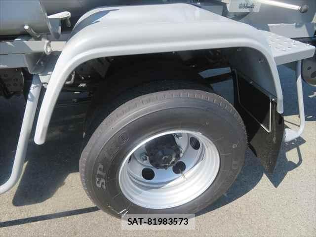 Mitsubishi FIGHTER 2026-02 7058510-15
