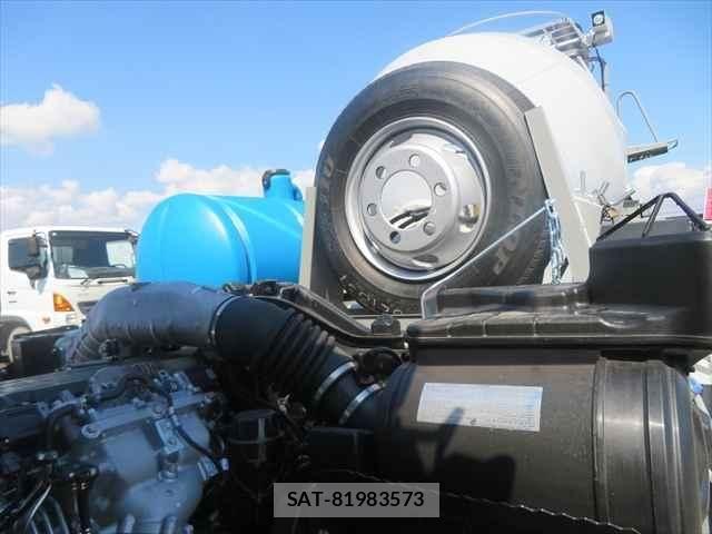 Mitsubishi FIGHTER 2026-02 7058510-18