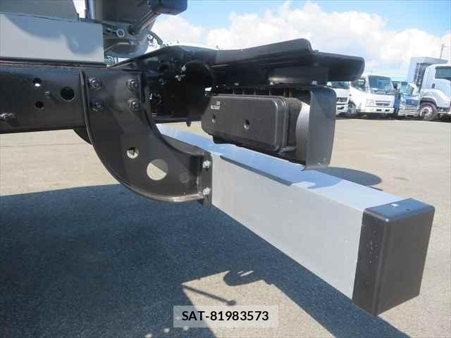 Mitsubishi FIGHTER 2026-02 7058510-19