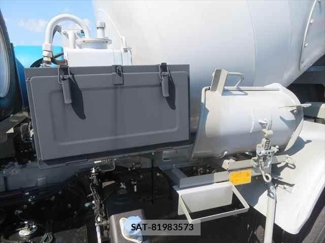 Mitsubishi FIGHTER 2026-02 7058510-21