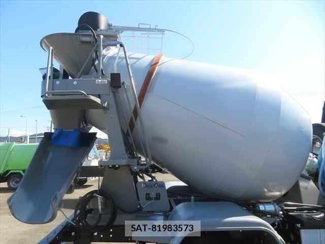 Mitsubishi FIGHTER 2026-02 7058510-29