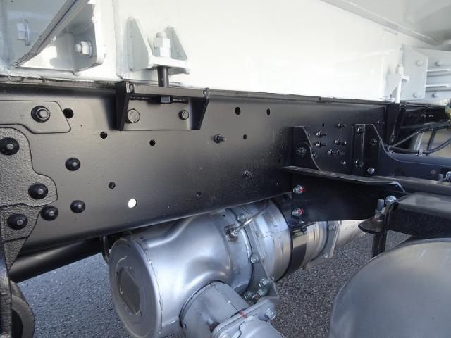 Mitsubishi FIGHTER 2026-02 7199588-17