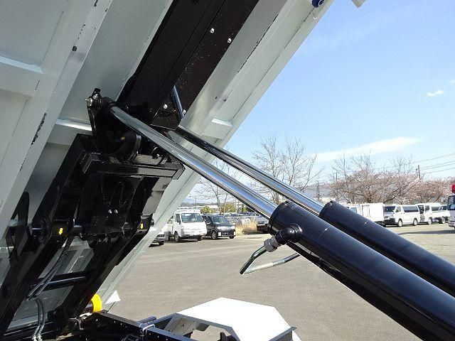 Mitsubishi FIGHTER 2025-12 7199599-22