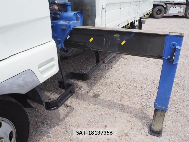 Mitsubishi FIGHTER 2015-07 7250787-12