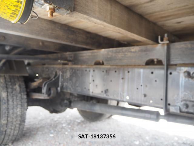 Mitsubishi FIGHTER 2015-07 7250787-23