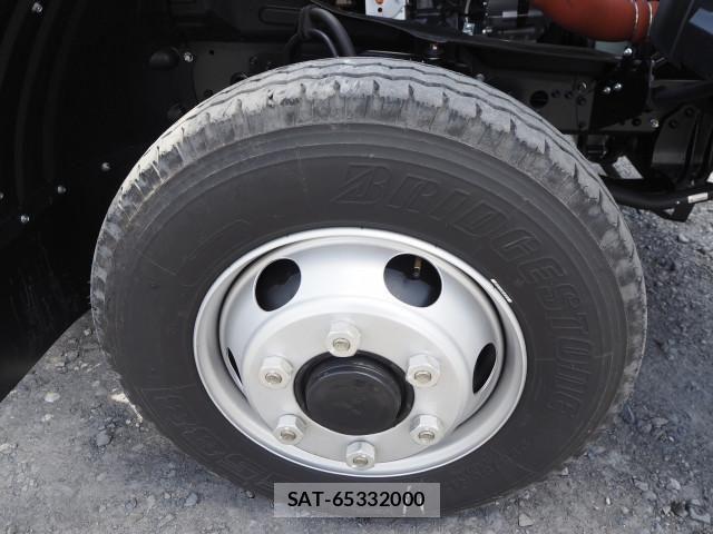 Mitsubishi FIGHTER 2026-02 7250780-12