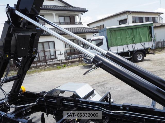 Mitsubishi FIGHTER 2026-02 7250780-14