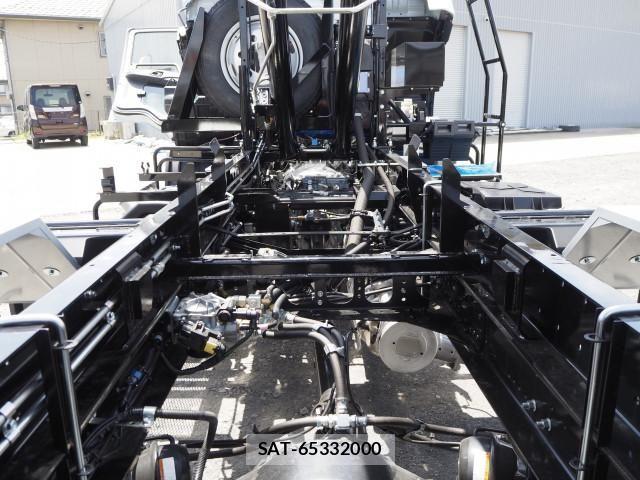 Mitsubishi FIGHTER 2026-02 7250780-24