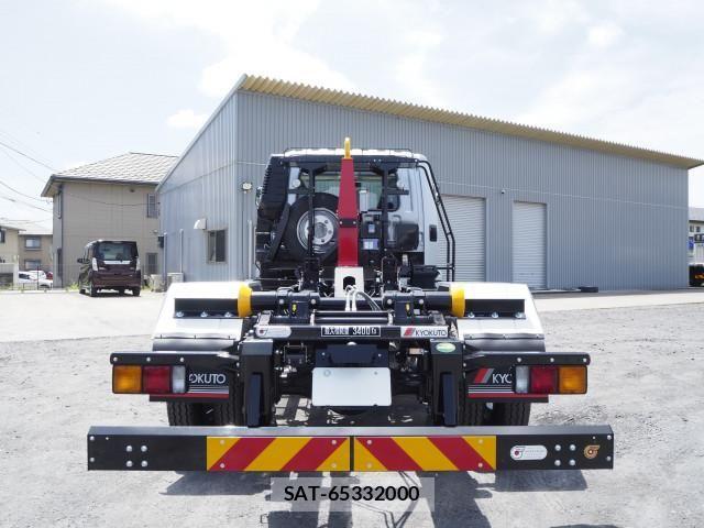 Mitsubishi FIGHTER 2026-02 7250780-3