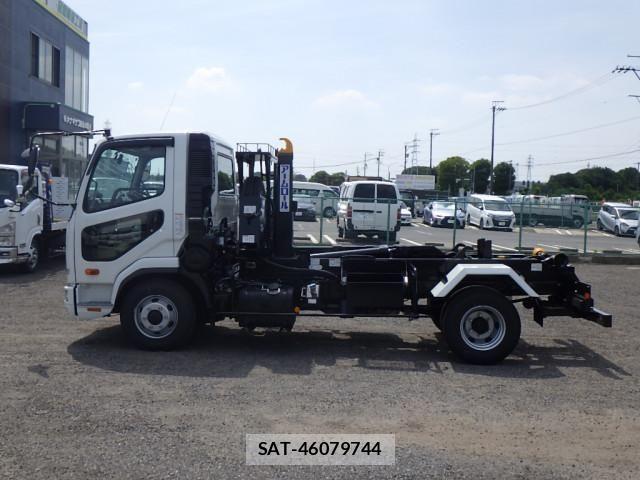 Mitsubishi FIGHTER 2026-02 7250783-3