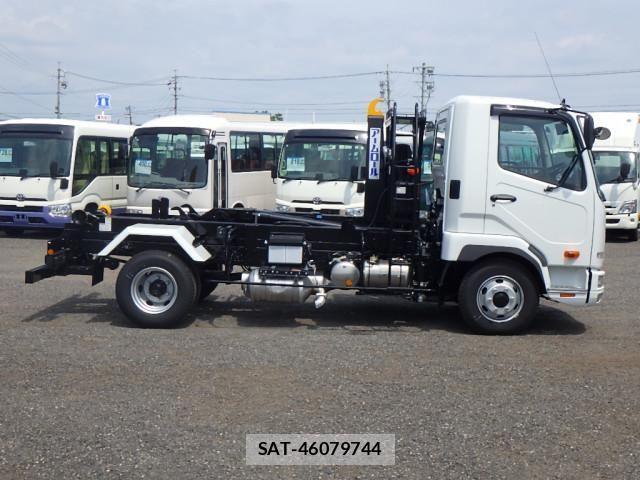 Mitsubishi FIGHTER 2026-02 7250783-4