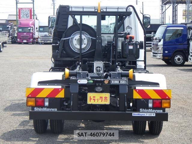 Mitsubishi FIGHTER 2026-02 7250783-5