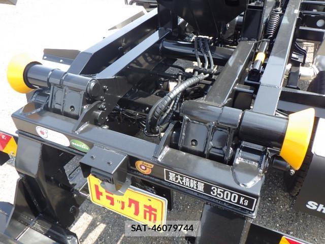 Mitsubishi FIGHTER 2026-02 7250783-8