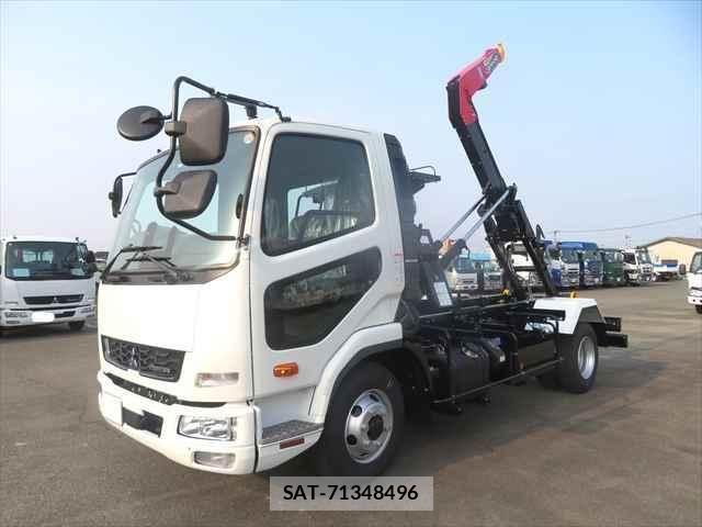 Mitsubishi FIGHTER 2026-03 7250775-24
