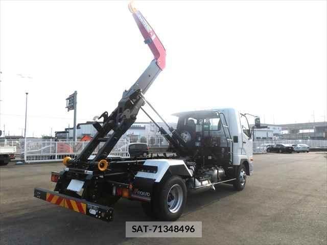 Mitsubishi FIGHTER 2026-03 7250775-26