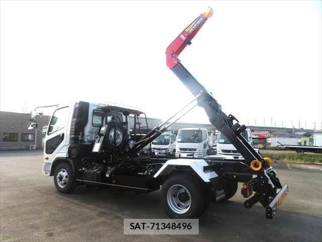 Mitsubishi FIGHTER 2026-03 7250775-27