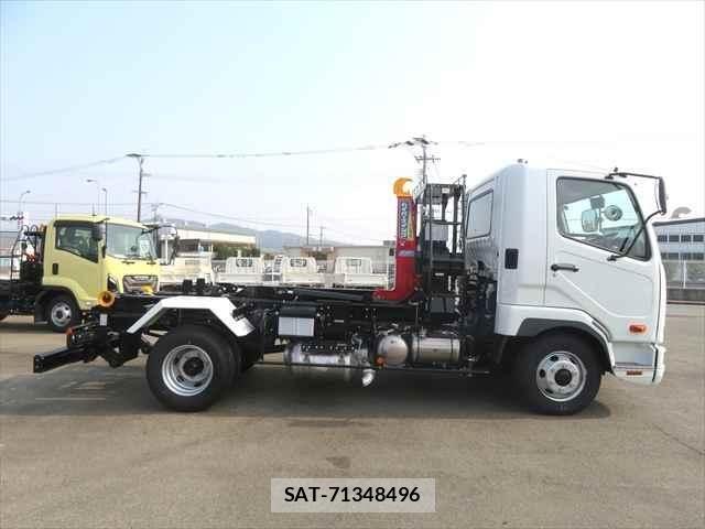 Mitsubishi FIGHTER 2026-03 7250775-4