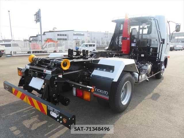 Mitsubishi FIGHTER 2026-03 7250775-5