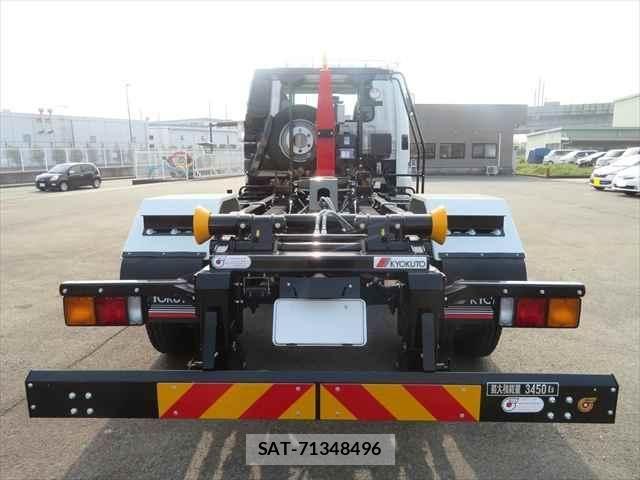 Mitsubishi FIGHTER 2026-03 7250775-6