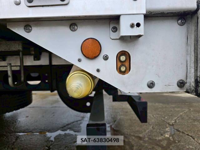 Mitsubishi FIGHTER 2014-09 7250788-11