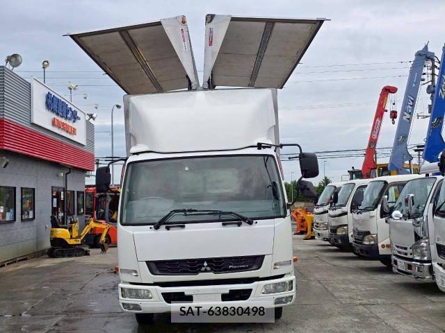 Mitsubishi FIGHTER 2014-09 7250788-2