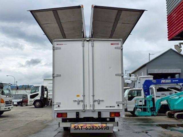 Mitsubishi FIGHTER 2014-09 7250788-7