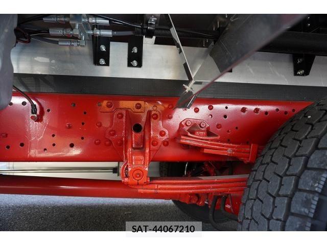 Mitsubishi FIGHTER 2023-03 7250776-11