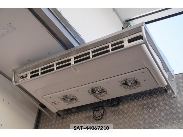 Mitsubishi FIGHTER 2023-03 7250776-20