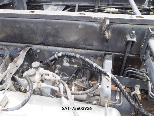 Mitsubishi FIGHTER 2006-06 7250789-10