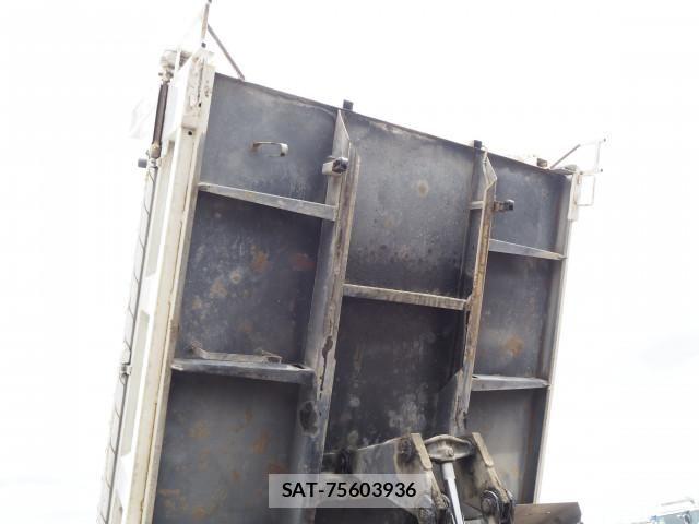 Mitsubishi FIGHTER 2006-06 7250789-11