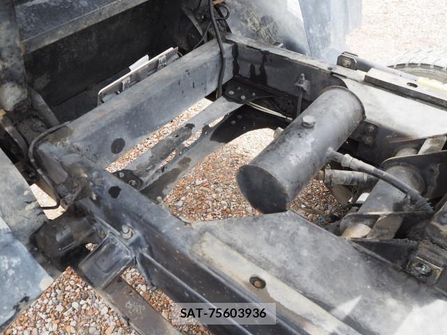 Mitsubishi FIGHTER 2006-06 7250789-17