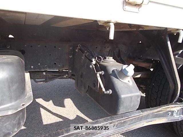 Mitsubishi FIGHTER 2020-05 7250781-13