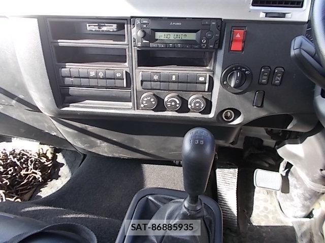 Mitsubishi FIGHTER 2020-05 7250781-2